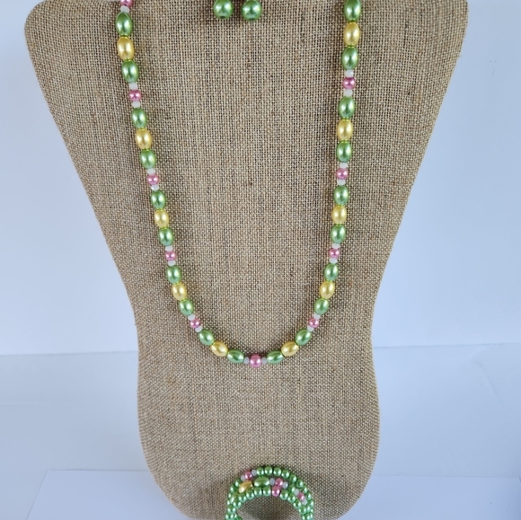 Hand Crafted 3 Piece Jewelry Set Faux Pearls Green Yellow Pink White Necklace - Picture 6 of 10